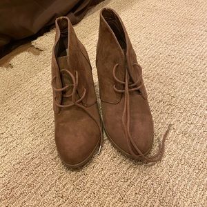 Forever 21 Size 5.5 booties with a heal.